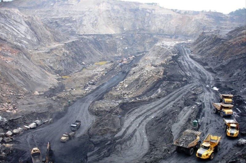 Hình ảnh khai thác mỏ than đá lộ thiên tại Quảng Ninh